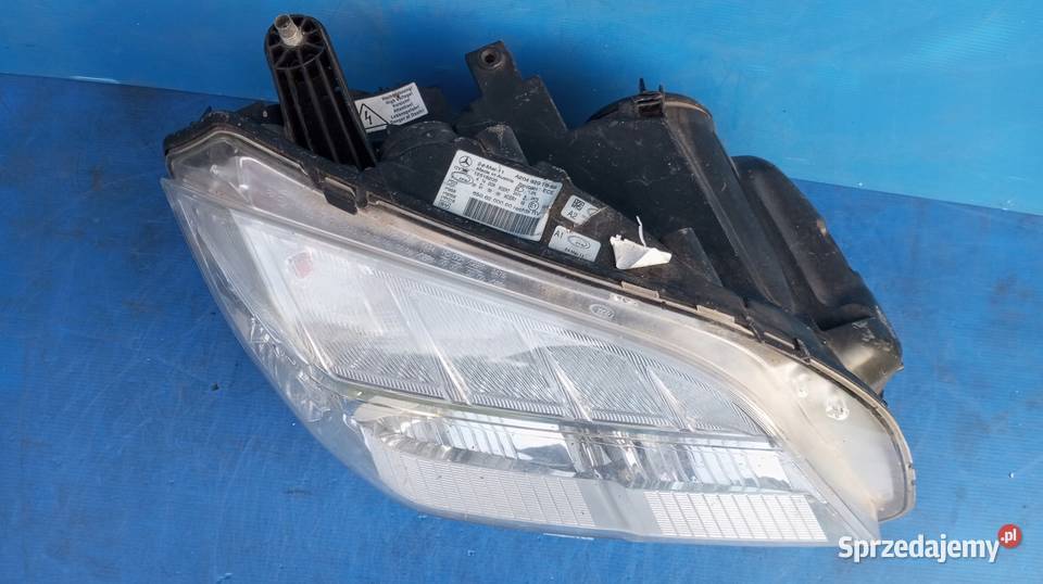 LAMPA PRAWY PRZÓD REFLEKTOR XENON EU MERCEDES