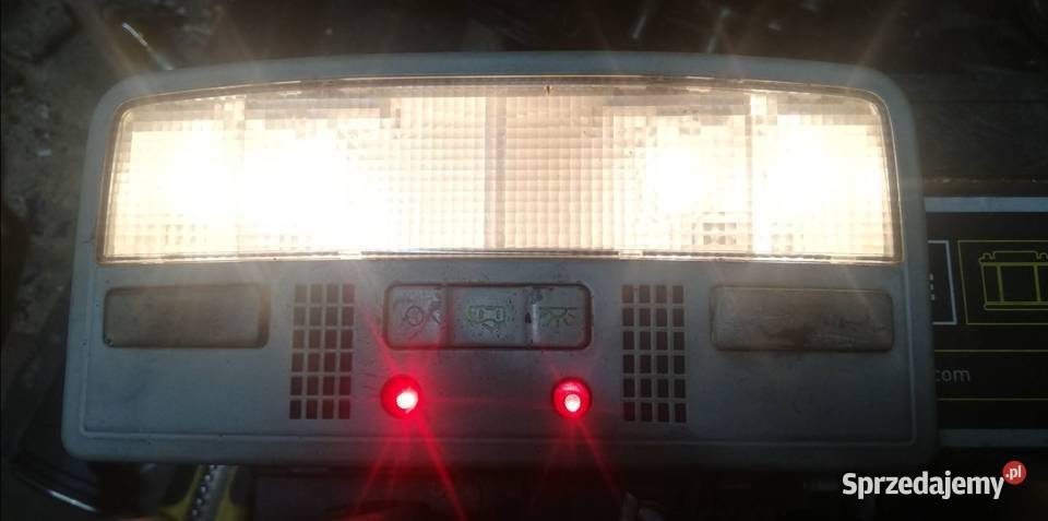 Lampka oświetlenia wnętrza passat W8 B5 skoda Sanok