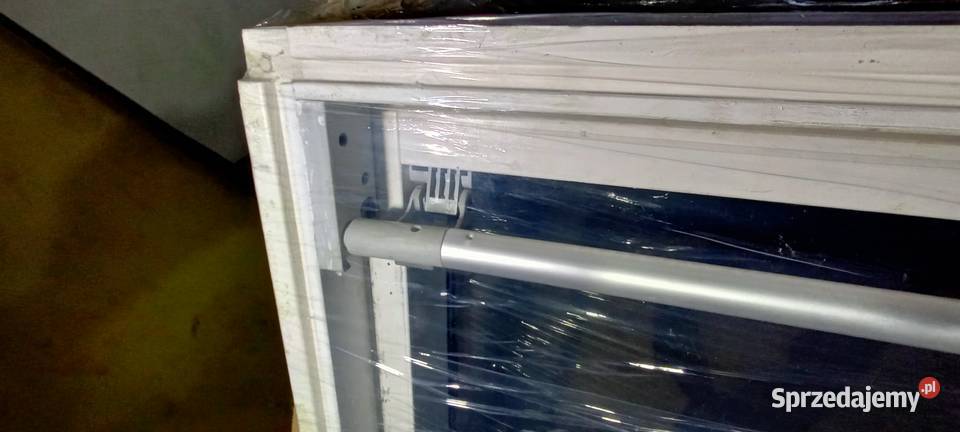 Okno dachowe velux z kołnierzem uszczelniającym Zbąszyń