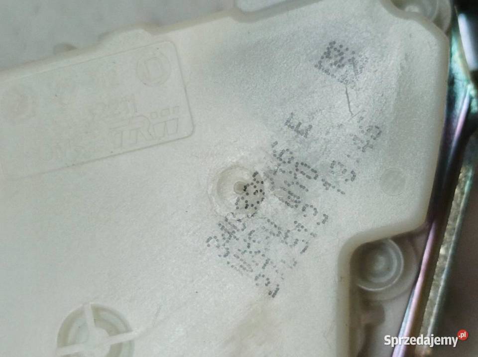 PAS BEZPIECZEŃSTWA PRAWY LEWY TYŁ ZAPINKA KANAPY