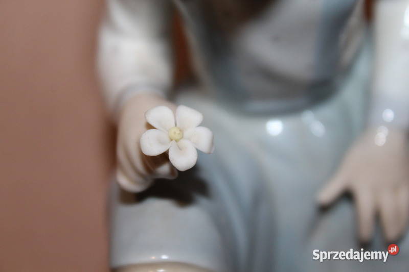 Figurka dziewczynki z kwiatem Lladro 268 Sklep Szczecin