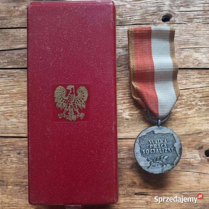 Medal PRL Walka Praca Socjalizm z Etui Kolekcje Bychawa