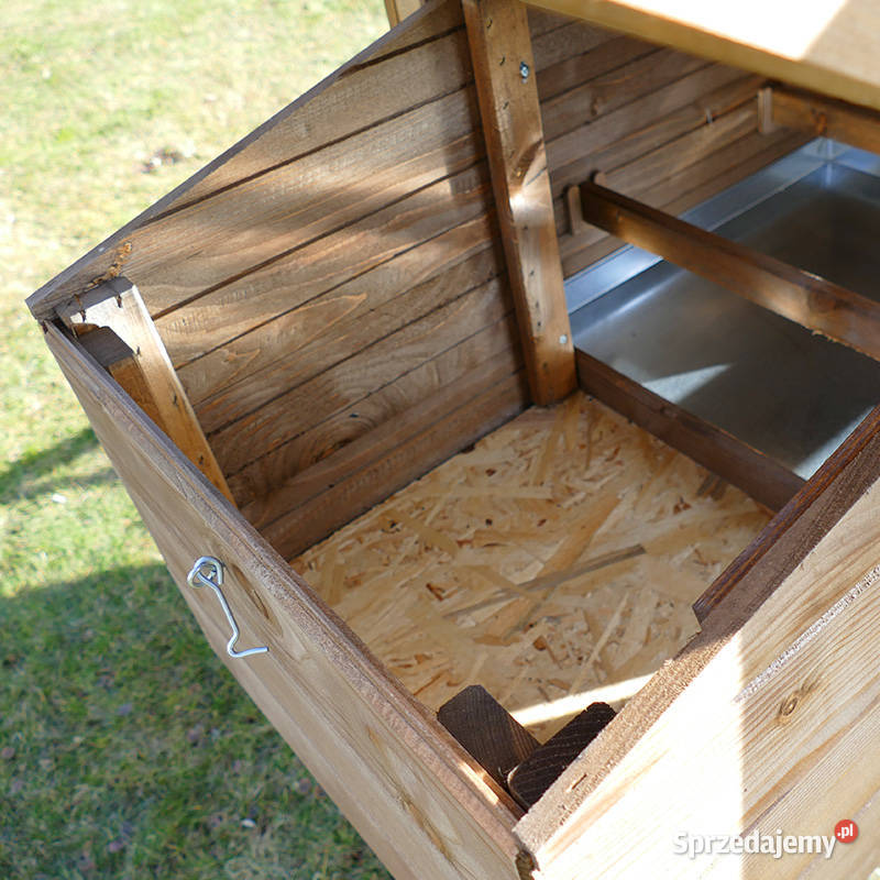 Kurnik Nico z metalową szufladą Trzemeśnia