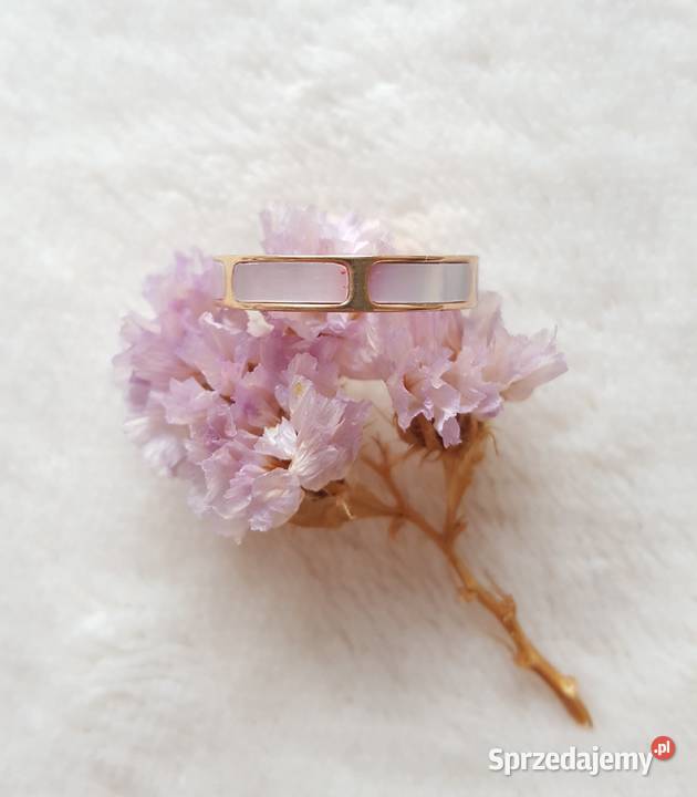 Nowy pierścionek złoty kolor różowa muszla stal Pierścionki sprzedam