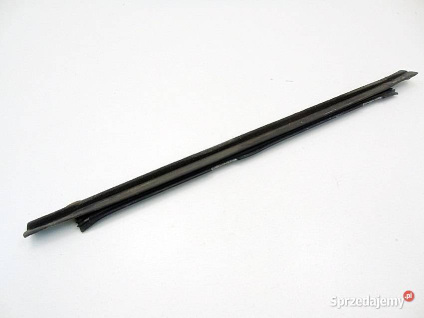 USZCZELKA ZGARNIAJĄCA WEWNĘTRZNA DRZWI PRAWY Sosnowiec