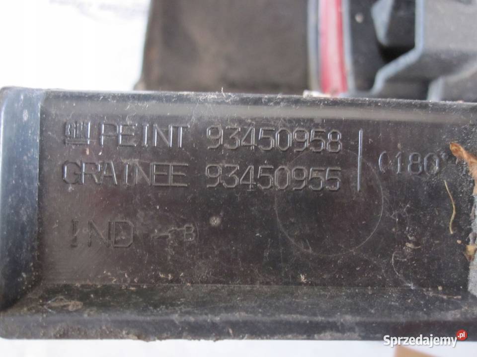 RENAULT TRAFIC III 15r lampa lewa tył 93450955 Rok produkcji 2015 Kielce