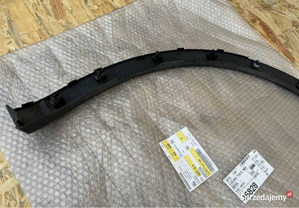 Listwa błotnika przód prawa vw Volkswagen id4 Sieraków