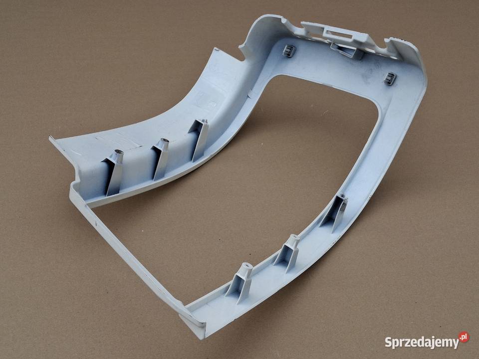 SCANIA R S RAMKA OBUDOWA REFLEKTORA PRAWEGO Bieleń