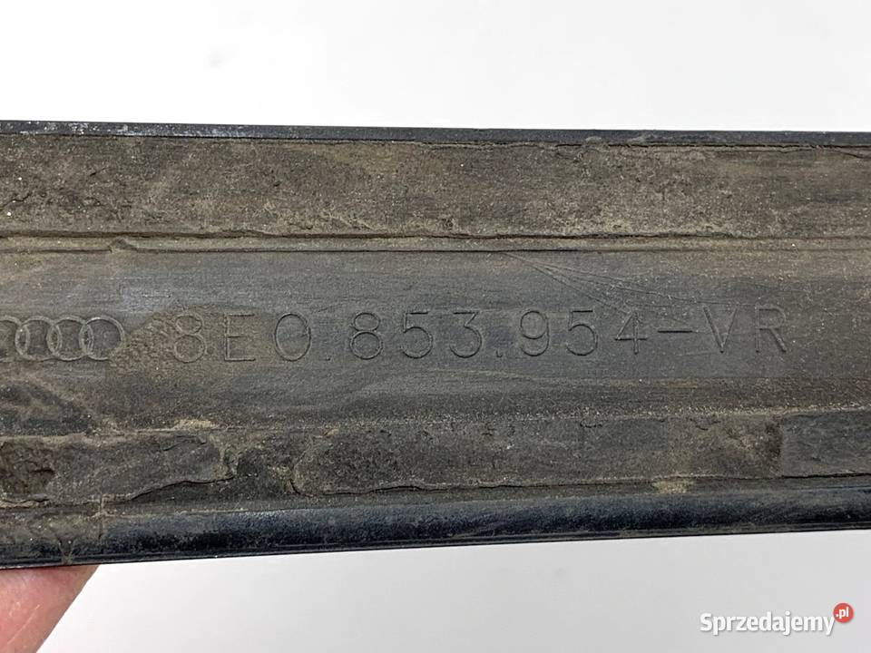 LISTWA DRZWI PRAWY PRZÓD AUDI A4 B7 Kombi 0408 podkarpackie