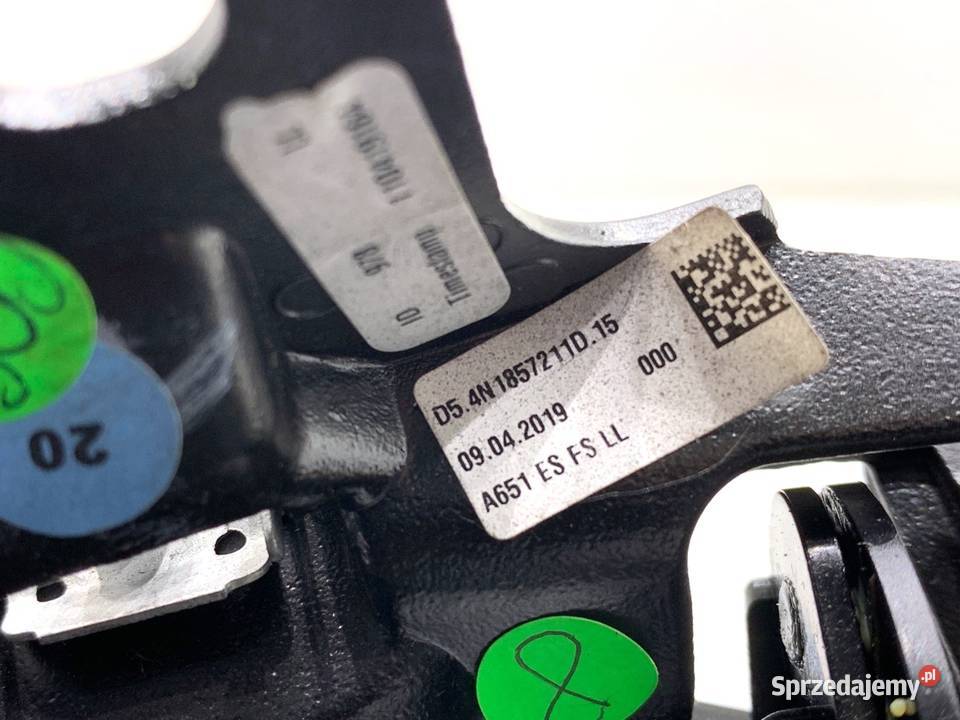 KRATKA NAWIEWU LEWY PRZÓD AUDI A8 D5 4N1820901