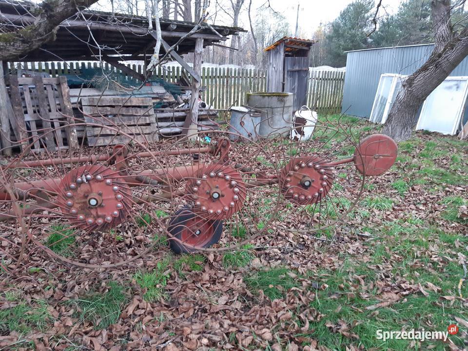 Przewracarka do siana Zgrabiarki i przetrząsacze Sarzyna