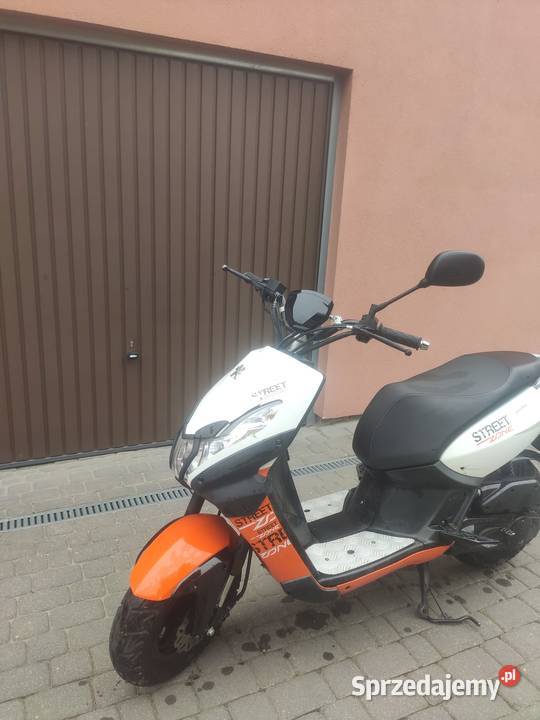 Skuter Peugeot Kisbee 2016 Nałęczów sprzedam