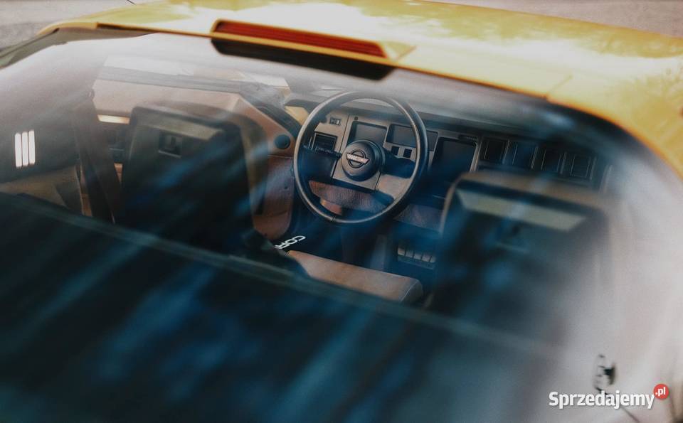 CHEVROLET CORVETTE 1988 żółta