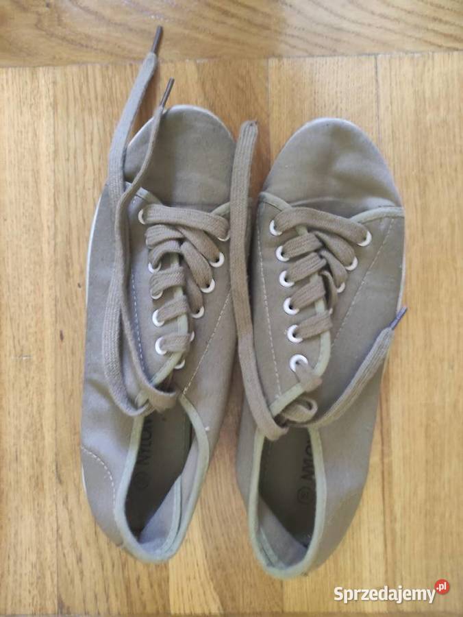 Sprzedam trampki w kolorze beżowym Przasnysz sprzedam