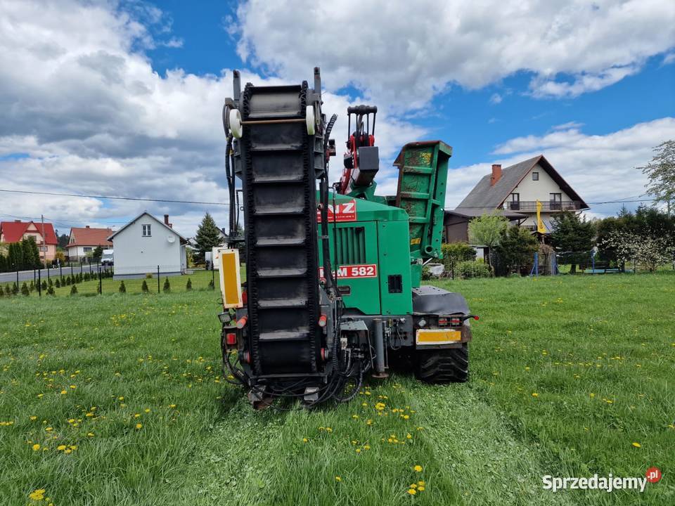 Rębak JENZ HEM 582 z ciągnikiem Massey Ferguson Leśnictwo Jordanów