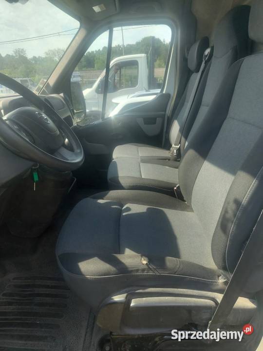 Nissan nv400