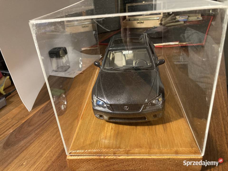 Lexus IS300 118 AutoArt