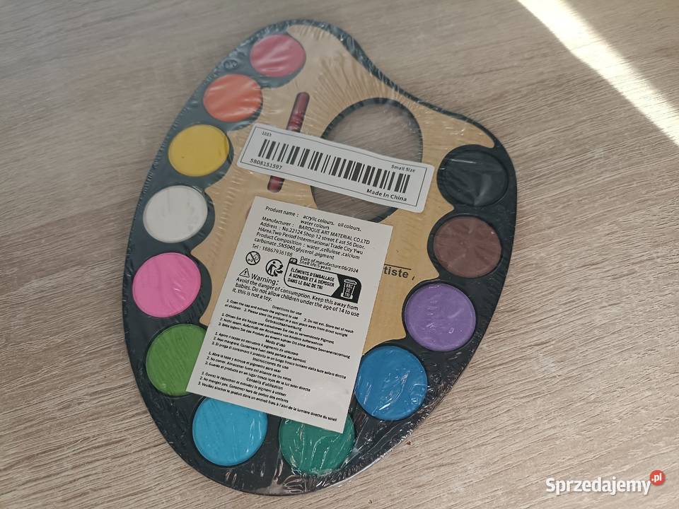 Paleta farb akwarelowych 12 kolorów z pędzelkiem Kwidzyn