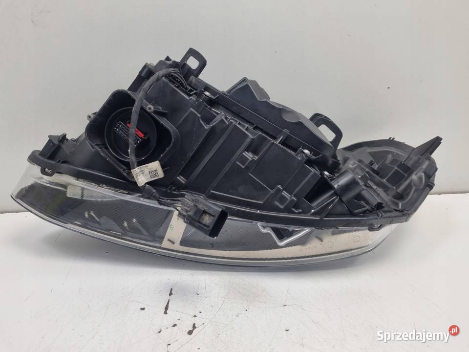 Volvo XC60 1317r LIFT PRZEDNIA LAMPA PRAWA PRAWY lubelskie Janów