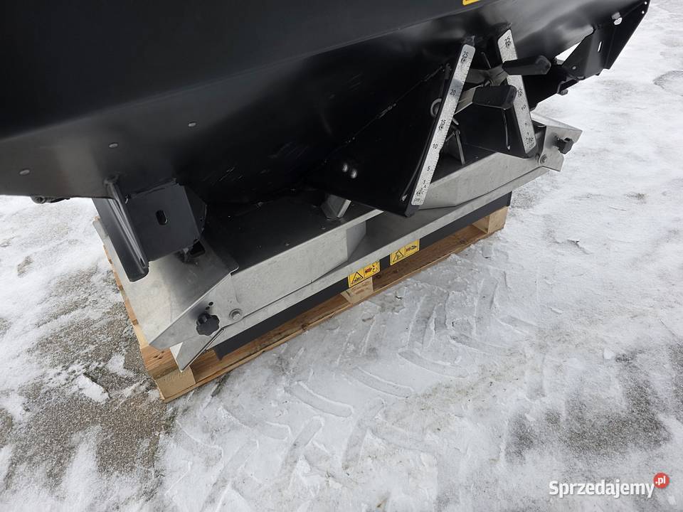 Rozsiewacz nawozów dwutarczowy sadowniczy DCM łódzkie Rawa Mazowiecka sprzedam