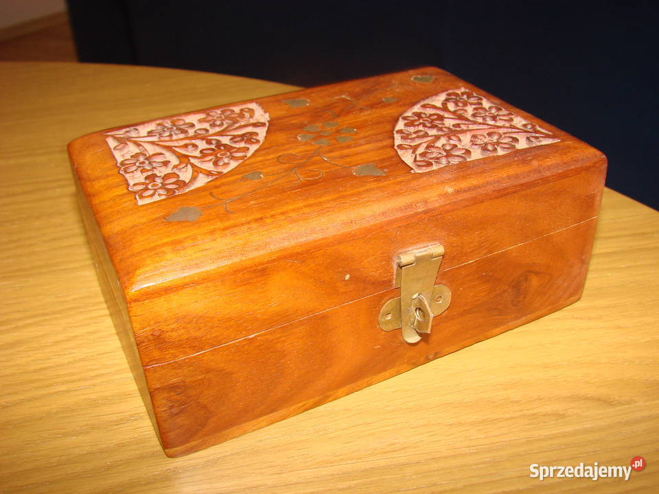 teakowa szkatułka inkrustowana mosiądzem
