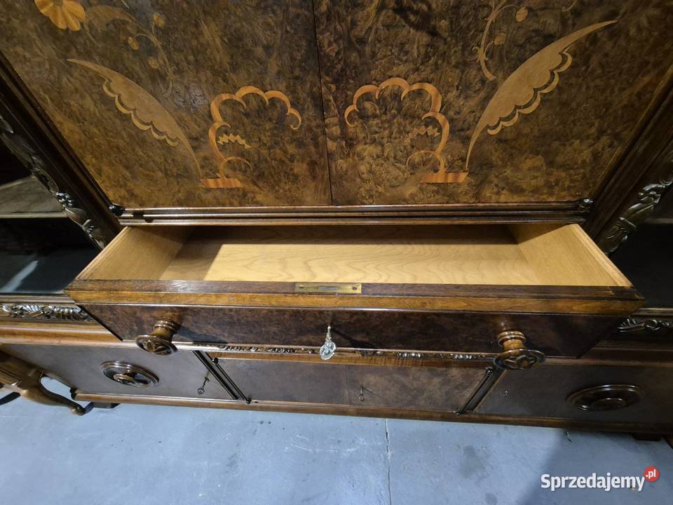 Kredens rzeźbiony z intarsją Kredensy i witryny Rawa Mazowiecka