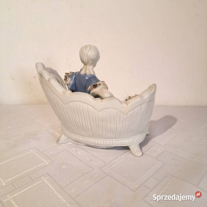 porcelanowa figurka dama z epoki wiktoriańskiej Warszawa sprzedam