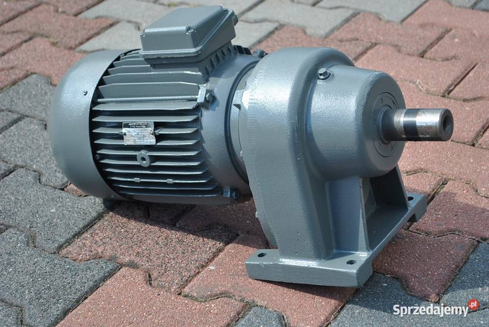 Motoreduktor dwubiegowy 1318kw 2032obrmin Kargowa