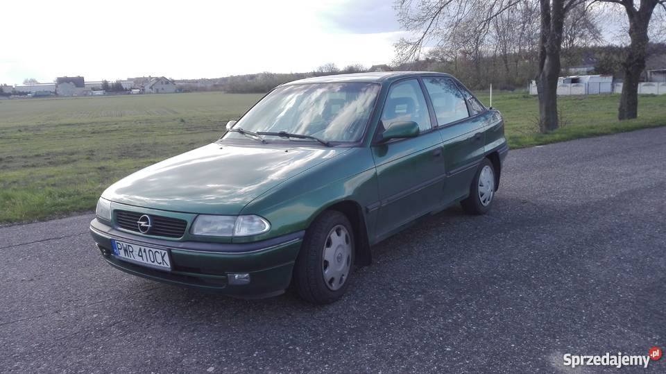 Opel Astra F cdx sedan 16 16V 100 Najbogatsza wielkopolskie Września