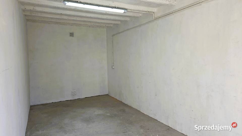 Garaż na terenie zamkniętym oświetlonym i Olesno