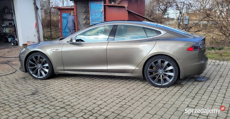 Tesla 90S 2016r 48000 4x4 Dual motor nieuszkodzony Warszawa