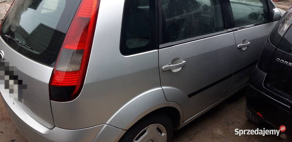 Sprzedam ford fiesta 14b 2004r uszkodzoną manualna Fiesta kujawsko-pomorskie Włocławek
