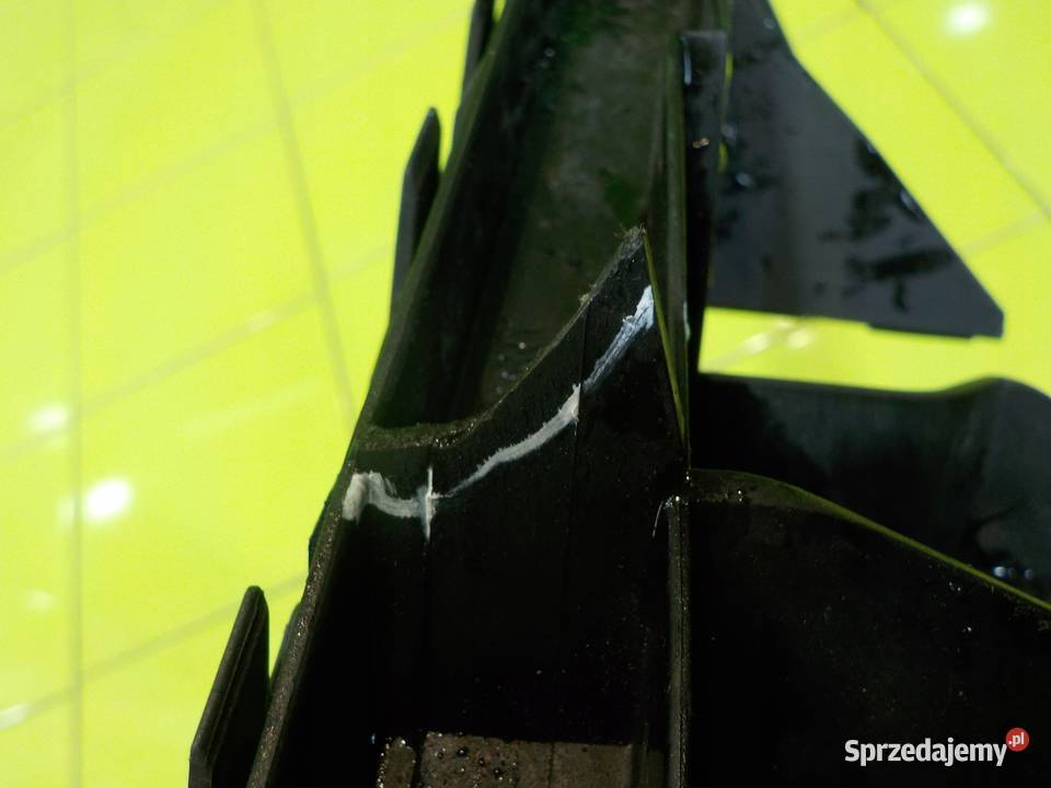 AUDI Q7 4L 30 TDI 07r slizg pod lampe prawy Suków