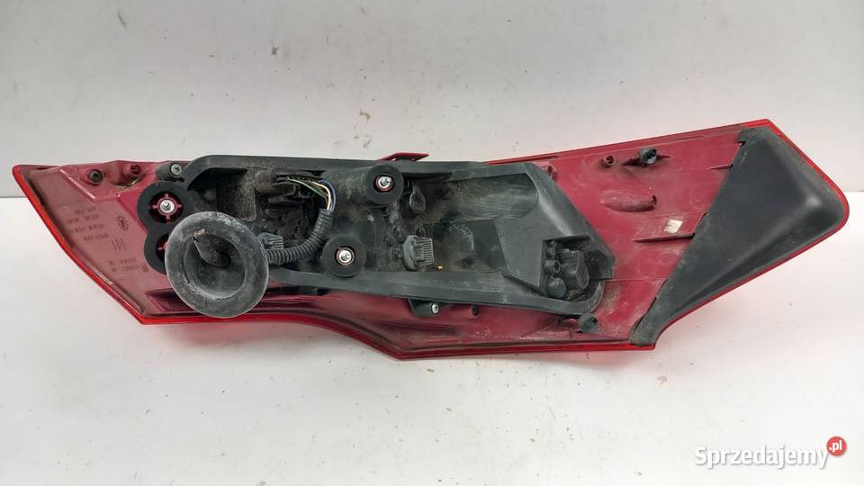 OPEL INSIGNIA A KOMBI LAMPA TYŁ PRAWA Zbierkowo