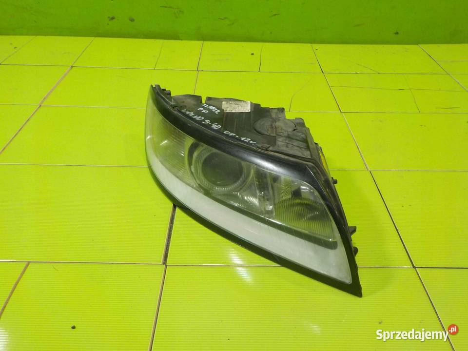 VOLVO S40 II LIFT 10r lampa prawa przod 31265701
