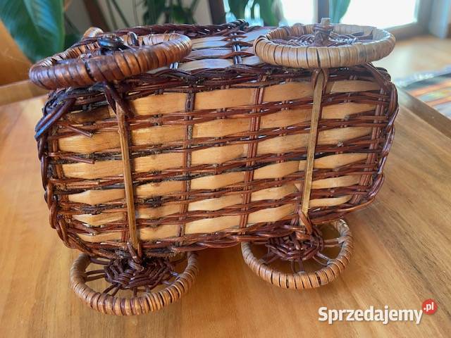 Wiklinowy wózek