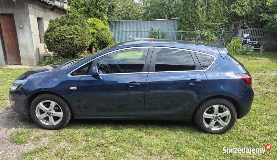 Opel Astra J Cosmo 14 TurboLPG 140 Oryginał gniazdo USB sprzedam