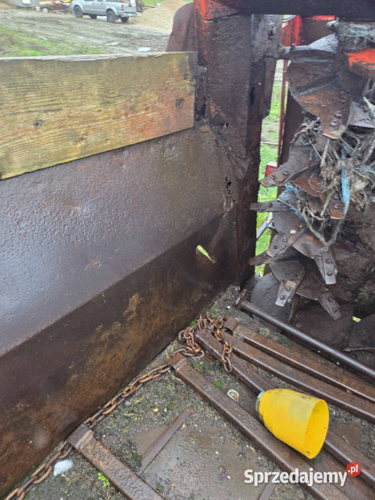 Rozrzutnik obornika GILIBERT HELIX 6 PRO 8 m3 uszkodzony Chmielew