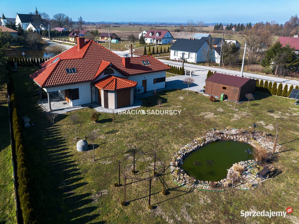 Dom wolnostojący Wietrzychowice 350m2 sprzedam