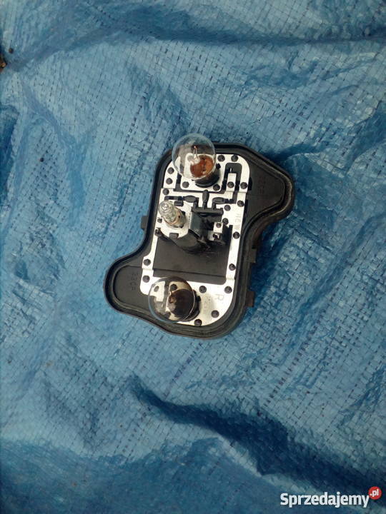 WKŁAD LAMPY PRAWY TYŁ VW GOLF V 1K6945258 Oświetlenie Strzelce Krajeńskie