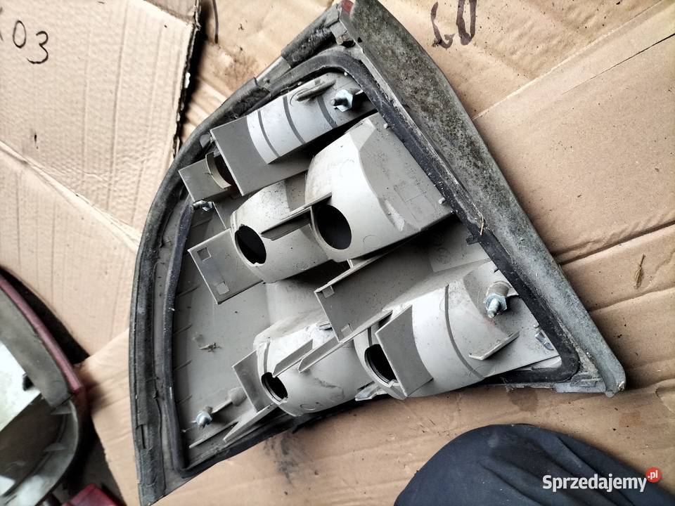 LAMPA TYLNA PRAWA OPEL VECTRA B PRAWA Kamień-Kolonia