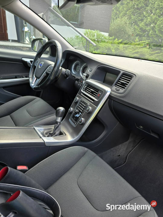 Volvo V60 Volvo V 60 Momentum 5cylindrowy lakier metallic Rywałd