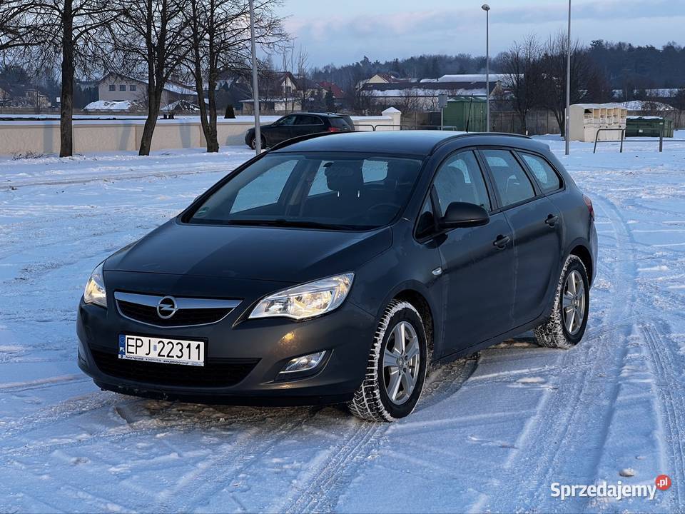 Opel Astra Tourer Rok produkcji 2011 łódzkie Pajęczno