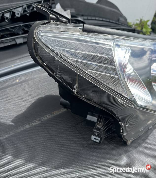 Toyota RAV4 IV Reflektor prawy 8113042542 osobowe Białystok