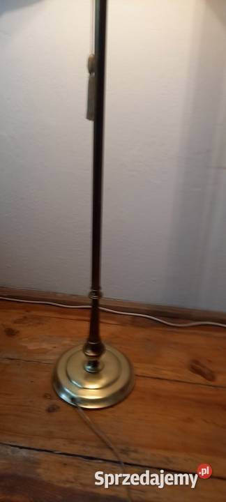 Ładna mosiężna lampa podłogowa z abażurem Skierniewice