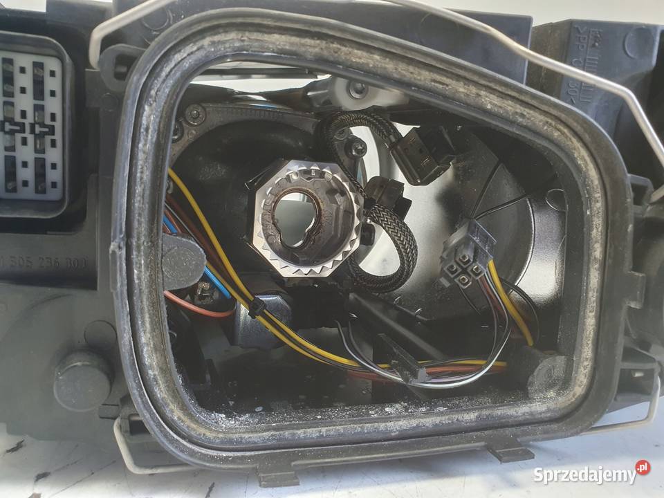 LAMPA PRAWA Volvo S40 II V50 LIFT PRZEDNIA PRAWY Lampy przednie