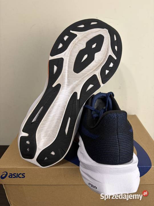 Buty do biegania Asics Dynablast 5 1011B983400