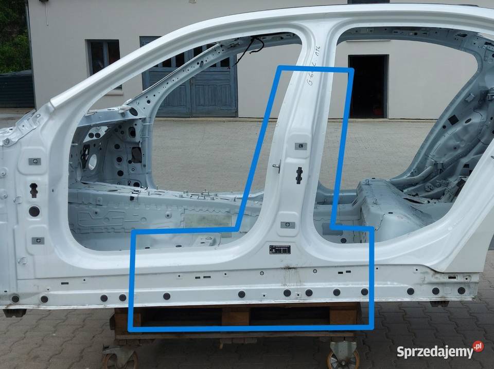 BMW 5 G60 530E xdrive Słupek próg lewy A96 dolnośląskie