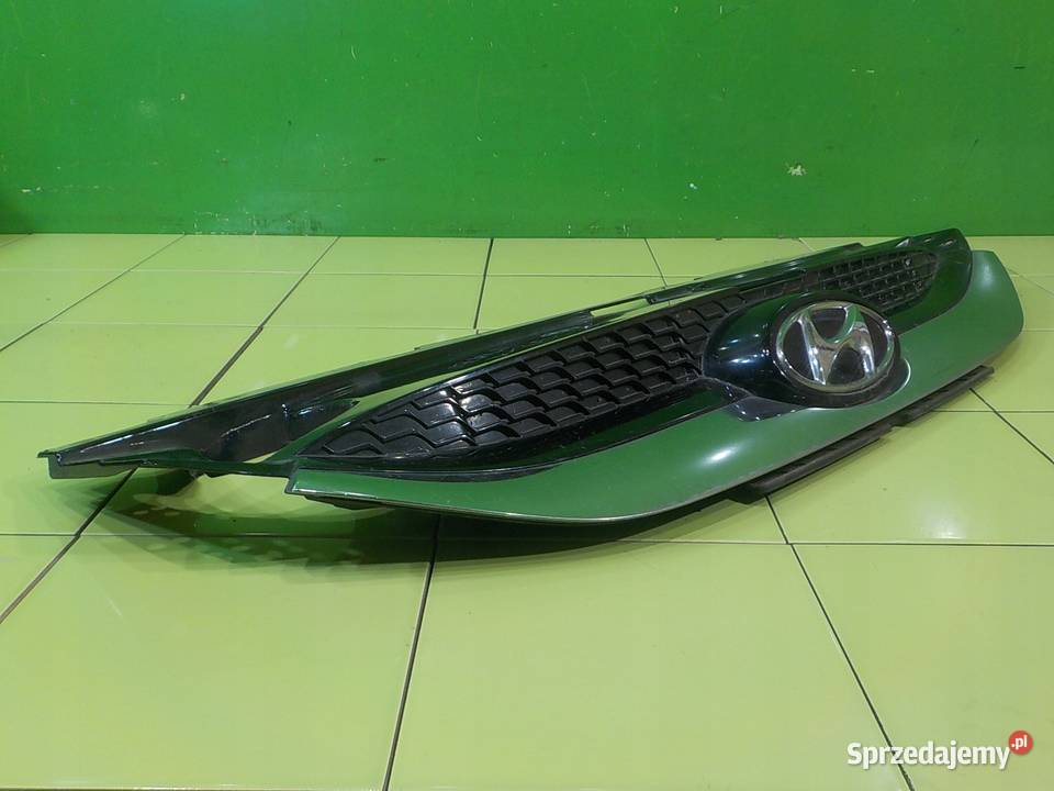 HYUNDAI ix35 20 CRDI 10r 5D atrapa grill