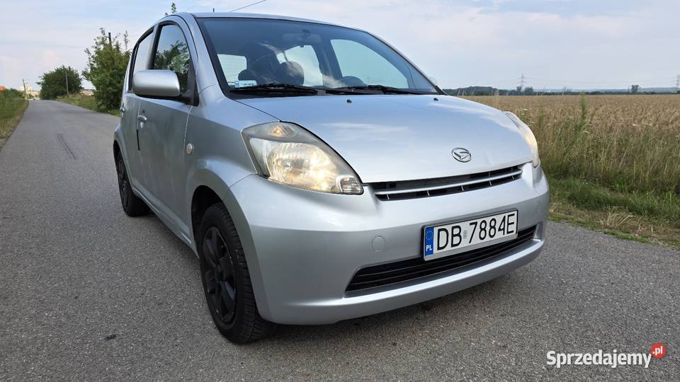 Daihatsu Sirion 13 benz klima srebrny Gliwice sprzedam